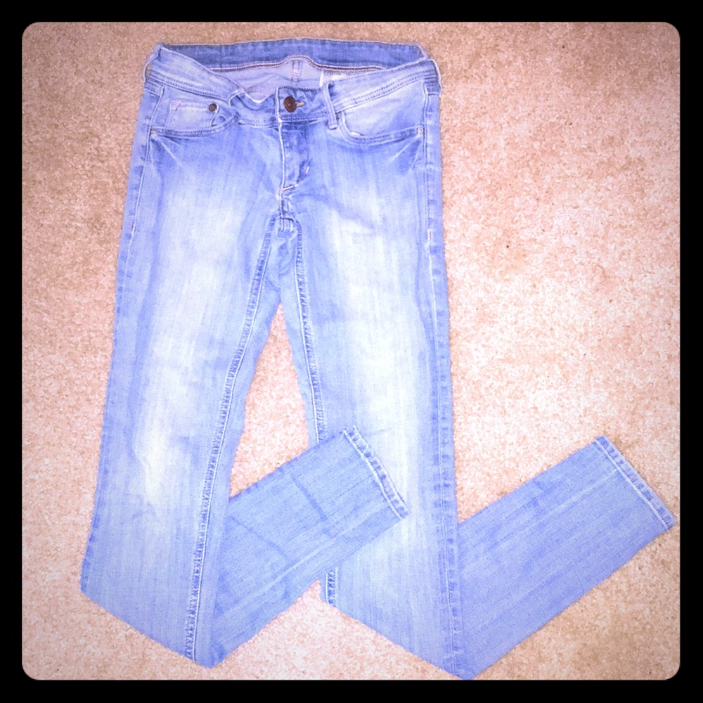 H&M’s super skinny jeans